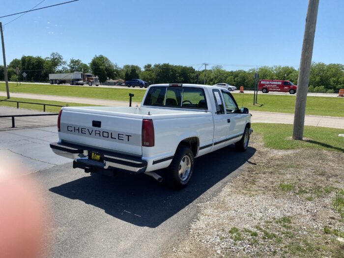 1996 CHEVROLET SILVERADO EXTENDED CAB PICKUP - Image 4