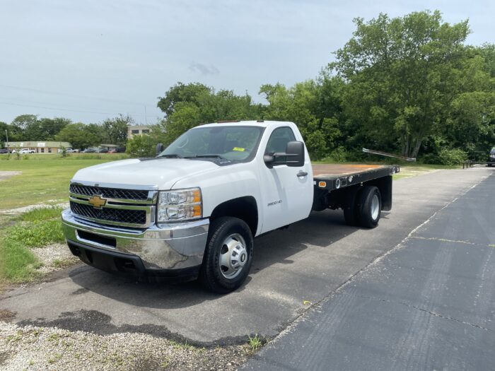 2014 CHEVROLET 3500 FLAT BED - Image 2