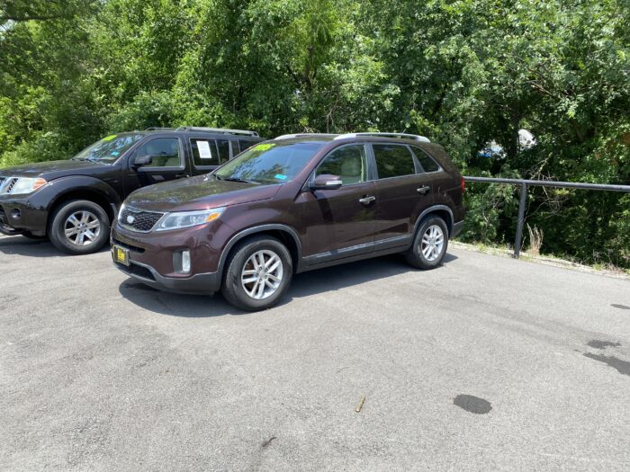 2014 KIA SORENTO - Image 2