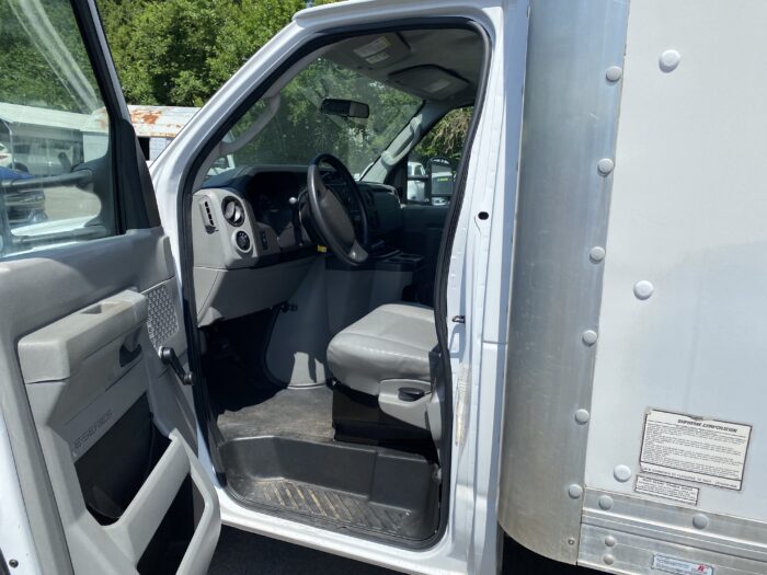 2014 FORD E-350 CUTAWAY BOX VAN - Image 5
