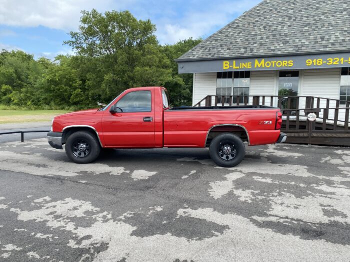 2005 CHEVROLET SILVERADO REGULAR CAB 4X4 PICKUP