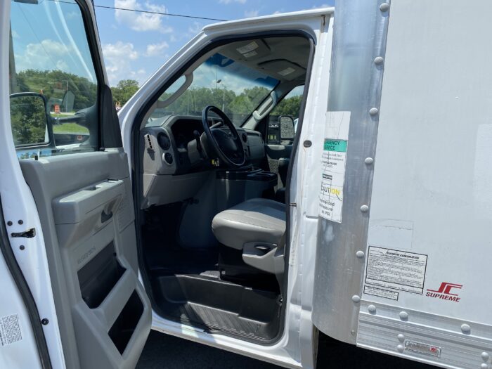 2014 FORD E350 CUTAWAY VAN - Image 7