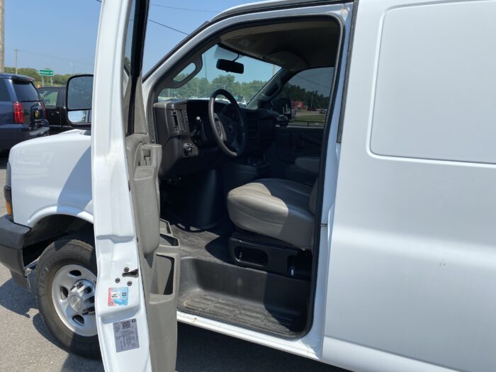 2022 CHEVROLET EXPRESS 2500 CARGO VAN - Image 7