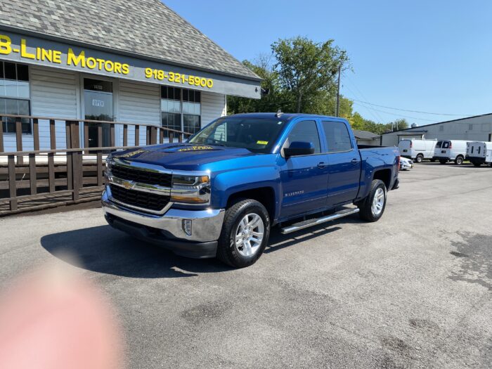 2018 CHEVROLET SILVERADO LT 4X4 - Image 2