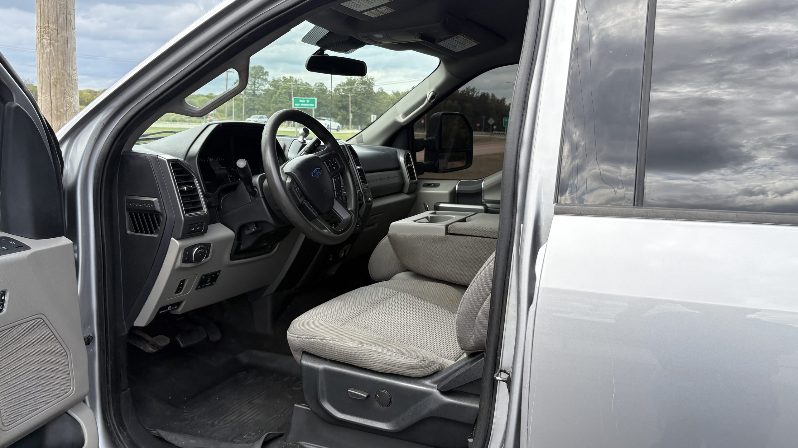 2020 FORD F250 CREW CAB 4X4 PICKUP - Image 6